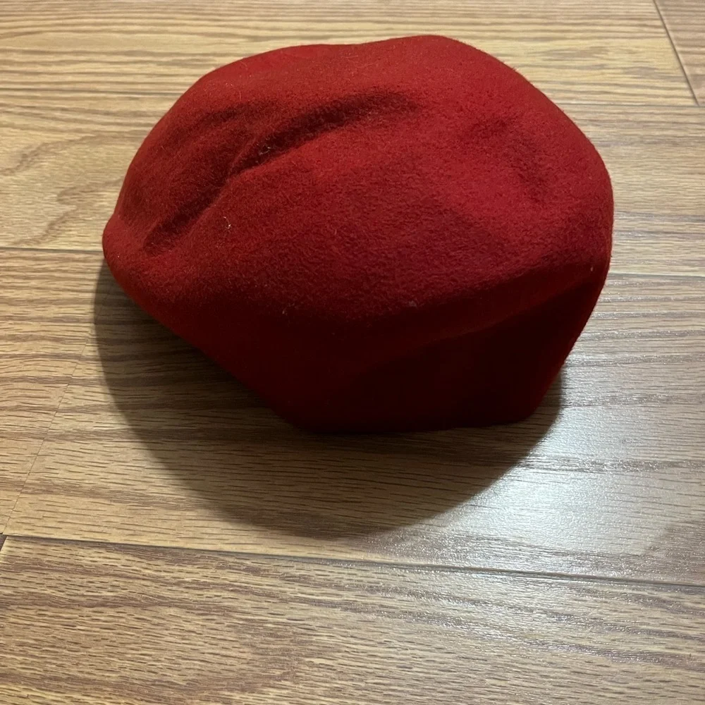 The London Cap Red Felt Hat